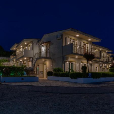 לאסי Nondas Apartments מראה חיצוני תמונה